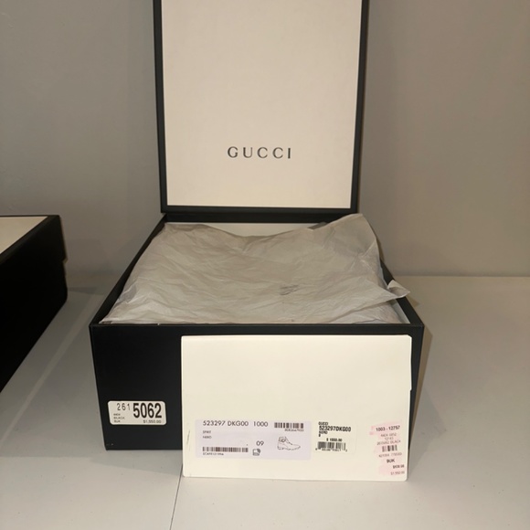 Gucci Leather Ankle Boot with Kingsnake Buckle - Picture 7 of 7